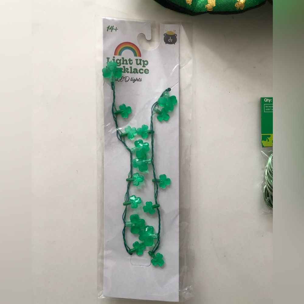 St. Patrick’s Day Set NWT - Picture 2 of 8